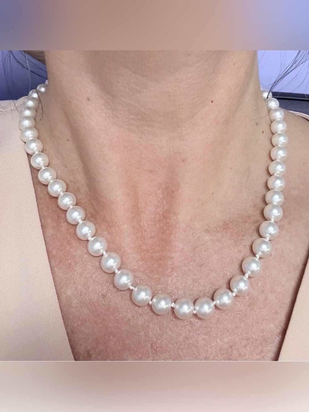 Vintage 19” Lustrous Hand Knotted Glass Faux Pearl Single Strand Necklace